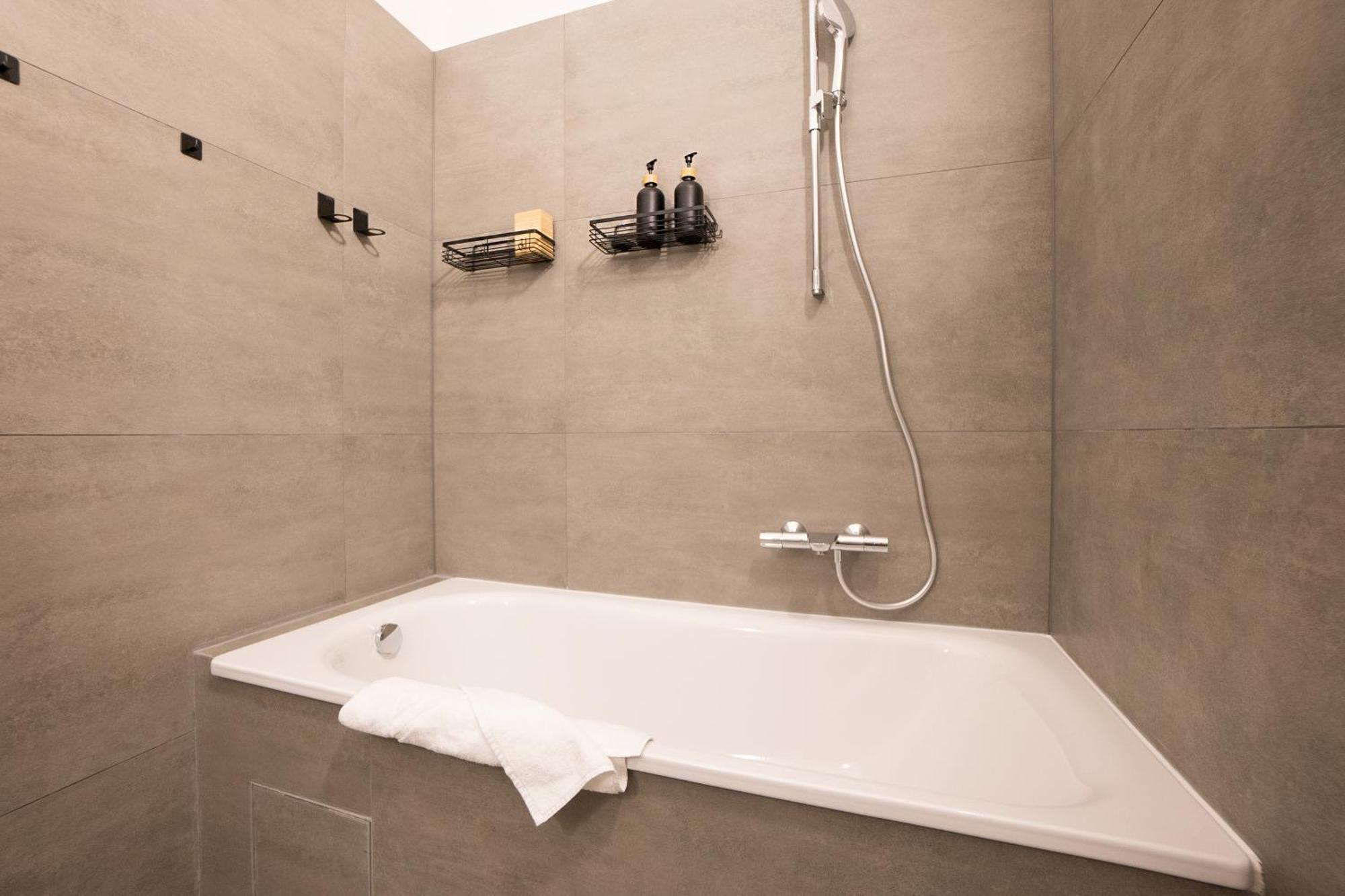 Chic 94m2 With A King-size Bed Apartment Wien