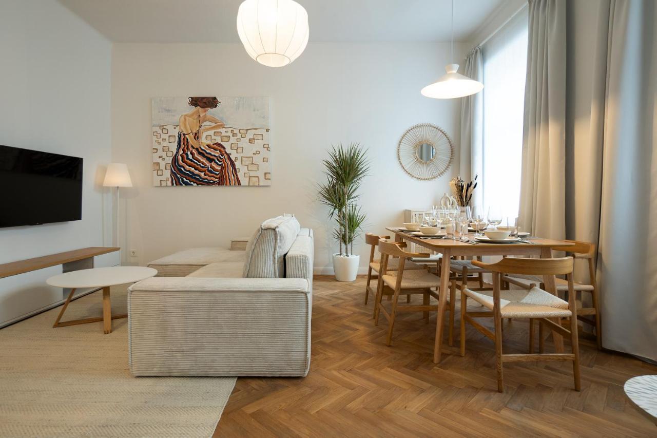 Chic 94m2 With A King-size Bed Vienne