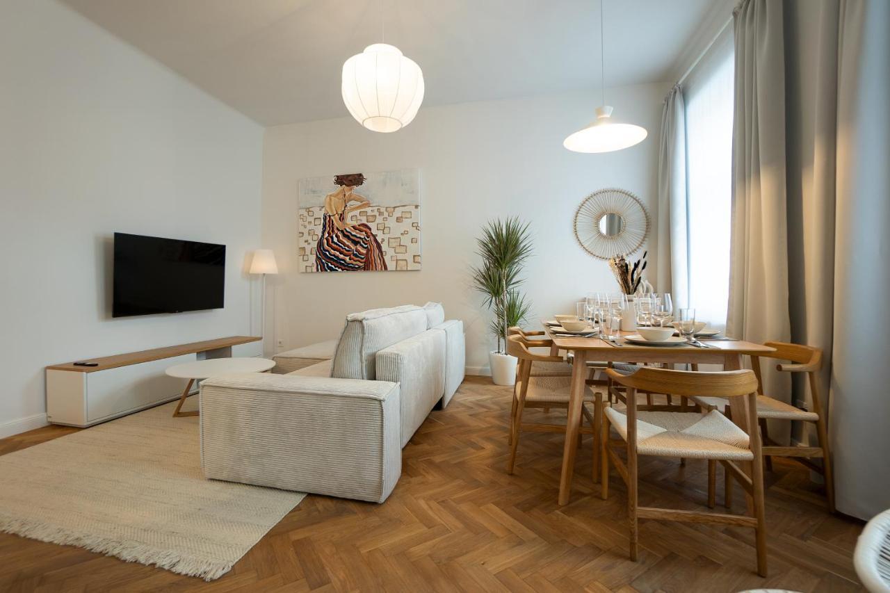 Chic 94m2 With A King-size Bed Vienne